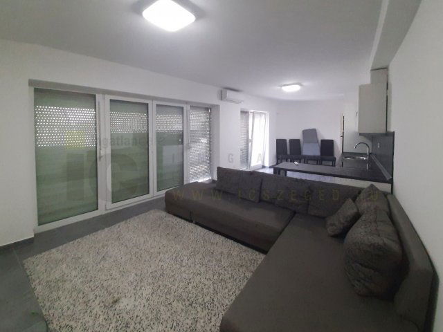 Kiadó téglalakás, albérlet, Szegeden, Móra utcában