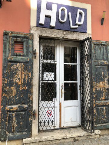 Eladó üzlethelyiség, Esztergomban 239.9 M Ft, 14 szobás