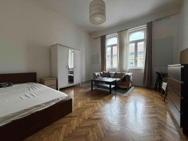 Eladó téglalakás, VII. kerületben, Rottenbiller utcában