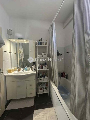 Eladó családi ház, Vecsésen 119 M Ft, 3 szobás