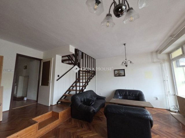 Eladó sorház, Békéscsabán 46.5 M Ft, 4 szobás