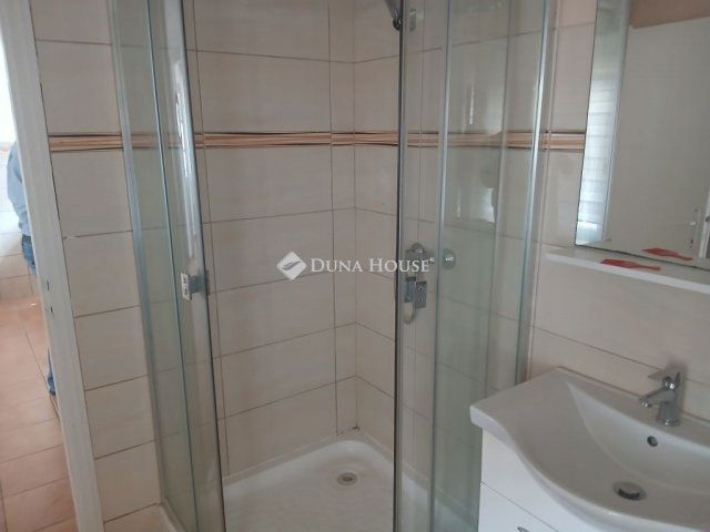 Kiadó családi ház, albérlet, Debrecenben 250 E Ft / hó