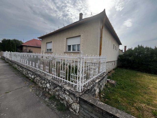 Eladó családi ház, Mázán 29.9 M Ft, 4 szobás