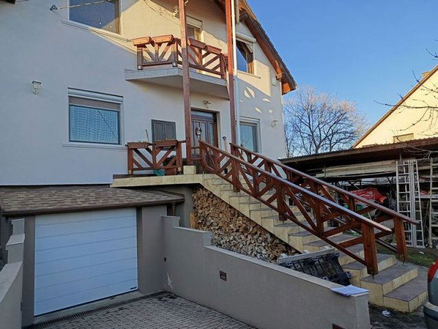 Eladó családi ház, Érden 154.9 M Ft, 8 szobás