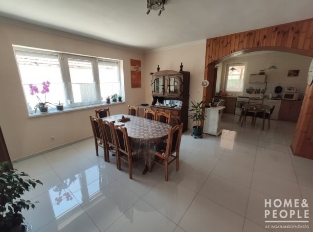 Eladó családi ház, Hódmezővásárhelyen 129.99 M Ft