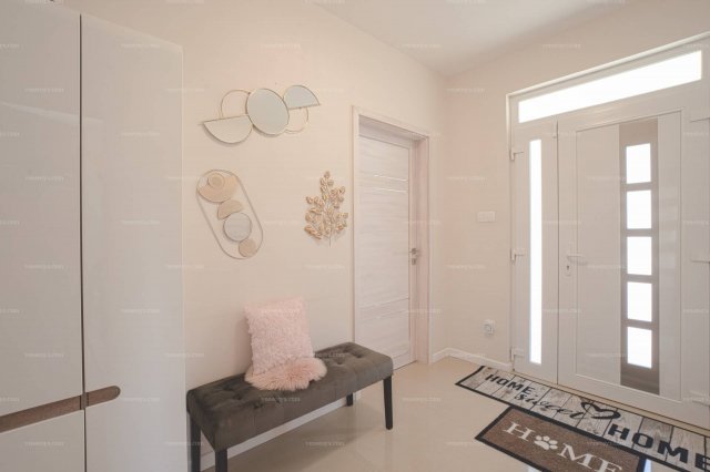 Eladó családi ház, Kecskeméten 109.9 M Ft, 3 szobás