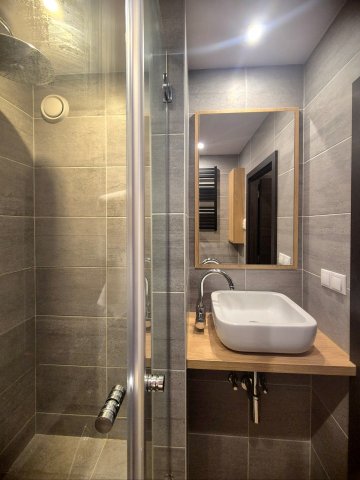 Eladó panellakás, Budapesten, III. kerületben 82.99 M Ft