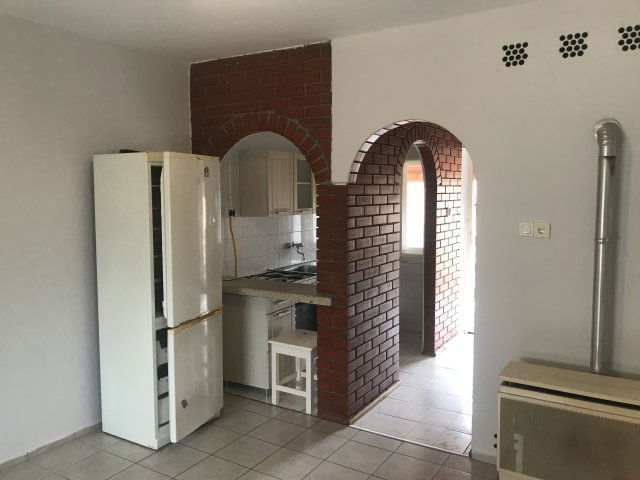 Kiadó téglalakás, albérlet, Cegléden, Furulya utcában