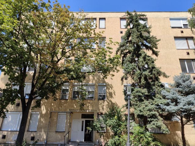 Eladó téglalakás, Békéscsabán, Kazinczy utcában 24.2 M Ft