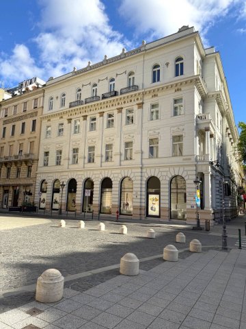 Eladó téglalakás, Budapesten, VI. kerületben 82 M Ft, 1 szobás