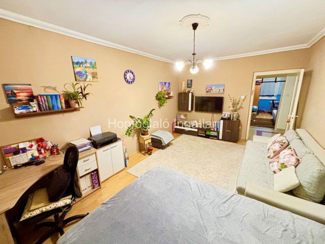 Eladó panellakás, Nyíregyházán 49.9 M Ft, 3+1 szobás