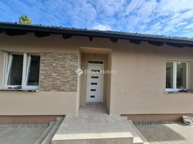 Eladó családi ház, Budapesten, XVI. kerületben, Kolozs utcában