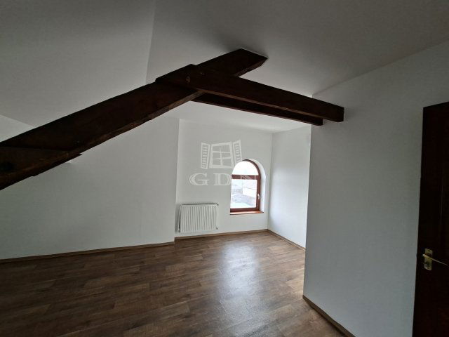 Kiadó ipari ingatlan, Kecskeméten 3000 E Ft / hó