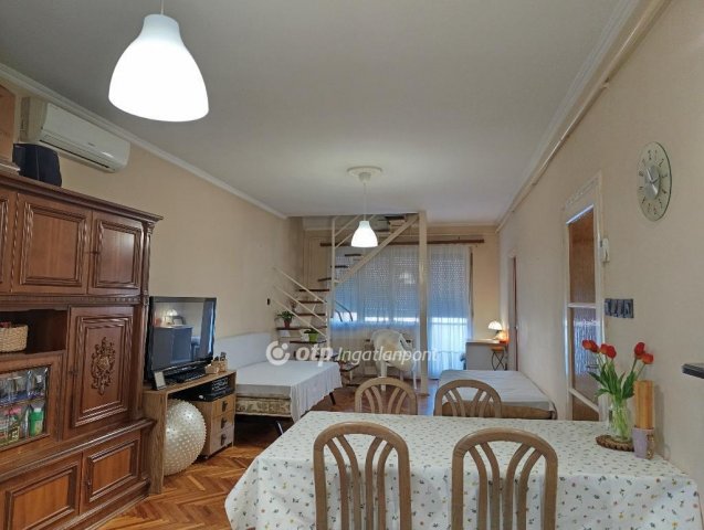 Eladó téglalakás, Abádszalókban 42 M Ft, 2+2 szobás