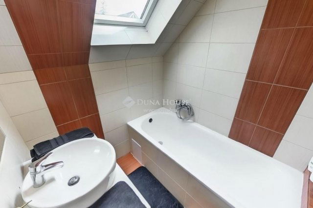 Eladó családi ház, Kecskeméten 149 M Ft, 6+1 szobás