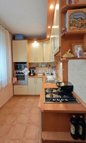 Eladó panellakás, Kecskeméten 49.9 M Ft, 3 szobás