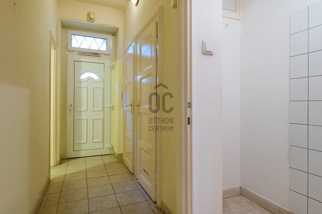 Eladó téglalakás, Budapesten, III. kerületben, Bécsi úton