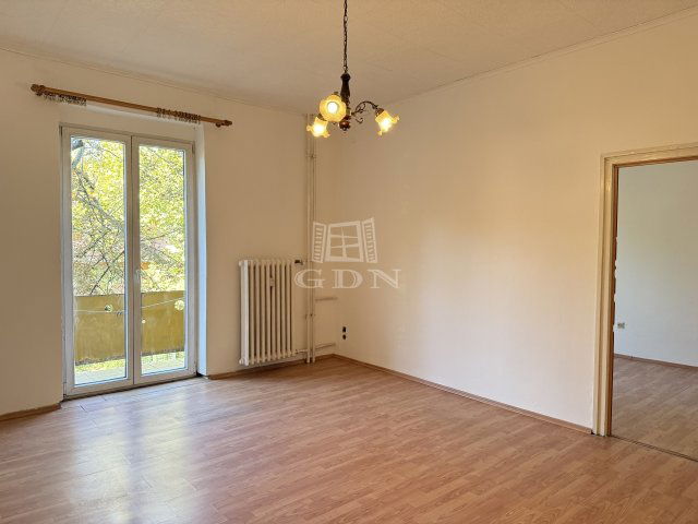 Eladó téglalakás, Dunaújvárosban 24.5 M Ft, 2 szobás