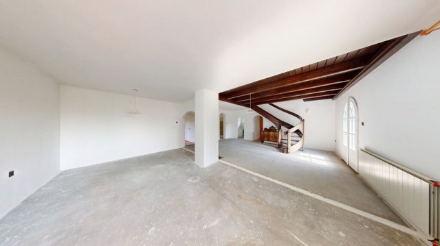 Eladó családi ház, Hévízen 99 M Ft, 6 szobás