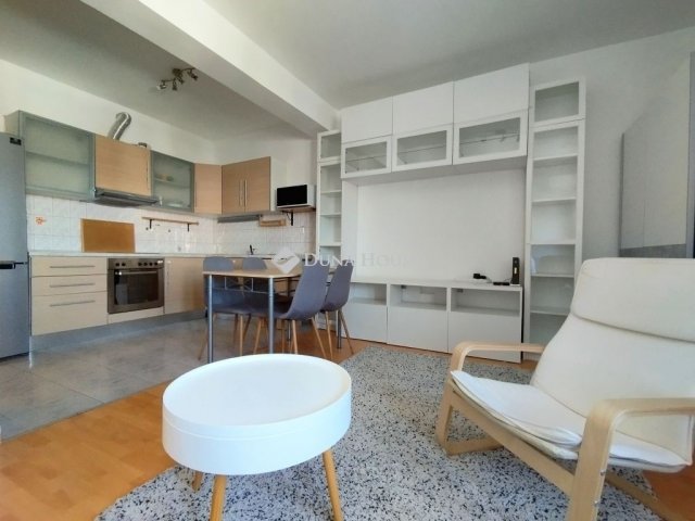 Eladó téglalakás, Budapesten, XI. kerületben 75 M Ft, 2 szobás