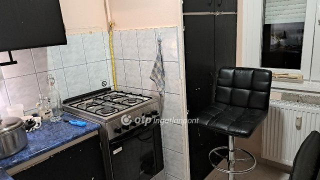 Eladó panellakás, Orosházán 23 M Ft, 2+1 szobás