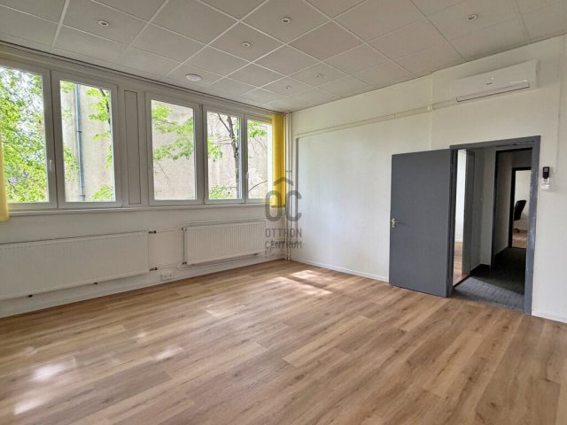 Kiadó iroda, Budapesten, I. kerületben 863 E Ft / hó