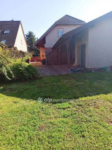 Eladó családi ház, Százhalombattán 114 M Ft, 6 szobás
