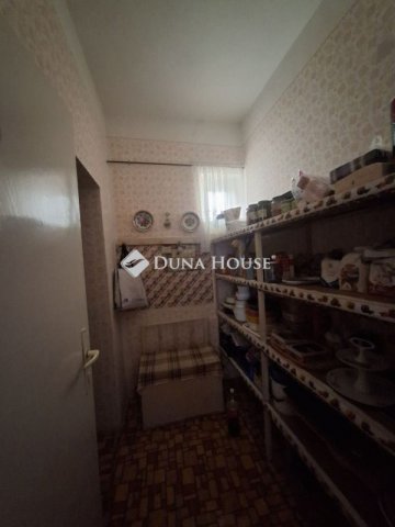 Eladó családi ház, Dányon 45 M Ft, 4 szobás
