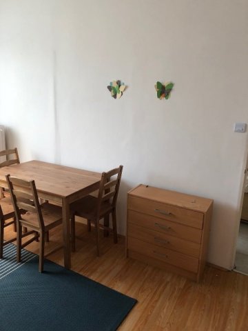 Kiadó panellakás, albérlet, Pécsett, Mezőszél utcában