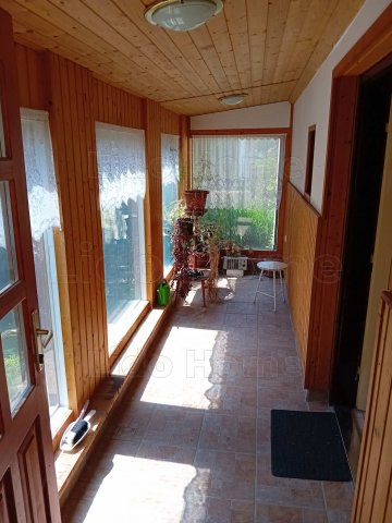 Eladó családi ház, Győrött 62 M Ft, 8 szobás