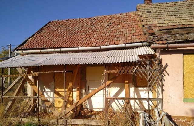 Eladó családi ház, Fegyverneken 4.263 M Ft, 2 szobás