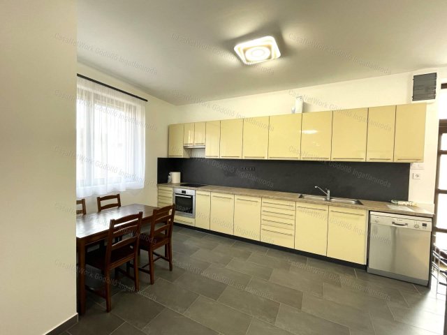 Eladó családi ház, Gödöllőn 125 M Ft, 2 szobás