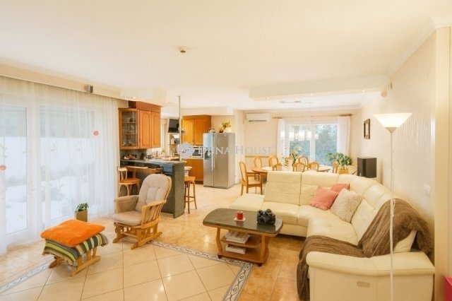 Eladó családi ház, Törökbálinton 219.6 M Ft, 6 szobás