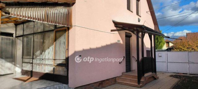 Eladó családi ház, Gyulán 69.9 M Ft, 3+1 szobás