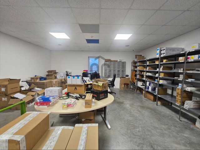 Kiadó iroda, Mórahalmon 1472 E Ft / hó / költözzbe.hu