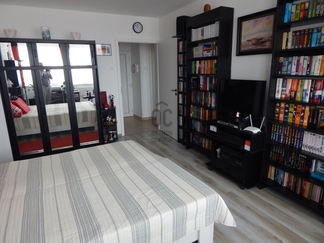 Eladó téglalakás, Tiszafüreden 30.5 M Ft, 2 szobás