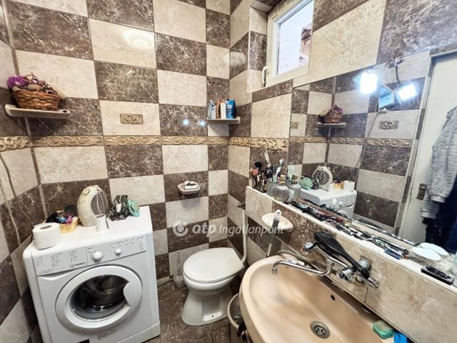 Eladó családi ház, Debrecenben 87.9 M Ft, 2 szobás