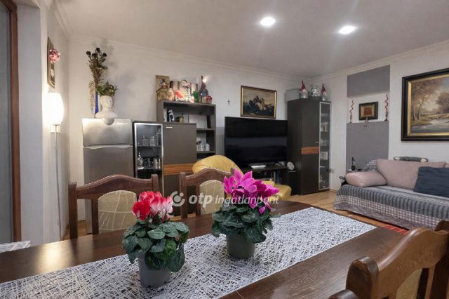 Eladó téglalakás, Egerben 59.9 M Ft, 2 szobás