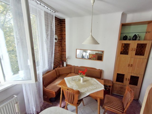 Eladó panellakás, Tatabányán 36 M Ft, 1 szobás