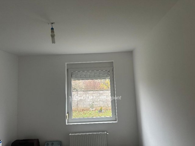 Eladó téglalakás, Szentlőrincen 45 M Ft, 1+2 szobás