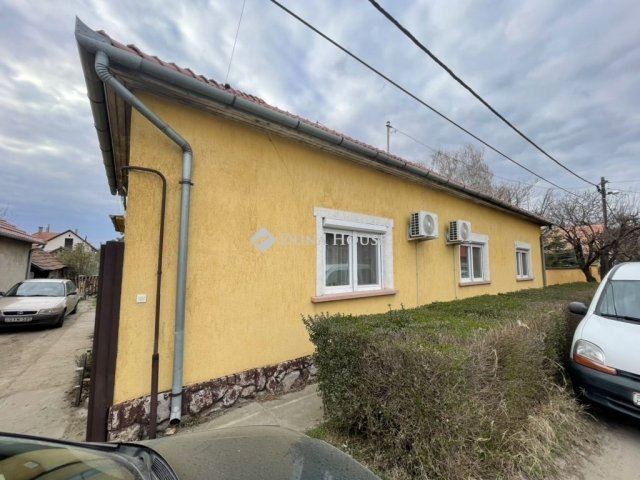 Eladó családi ház, Nagykőrösön 60 M Ft, 4 szobás