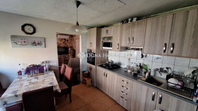 Eladó családi ház, Perkátán 62.4 M Ft, 5 szobás