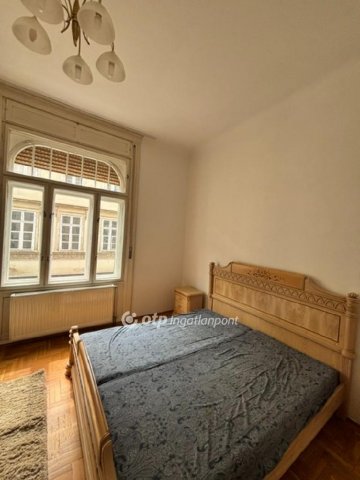 Kiadó téglalakás, albérlet, Budapesten, V. kerületben, 3 szobás