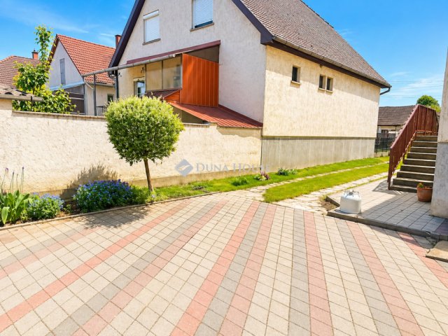 Eladó családi ház, Zagyvaszántón 74.99 M Ft, 4 szobás