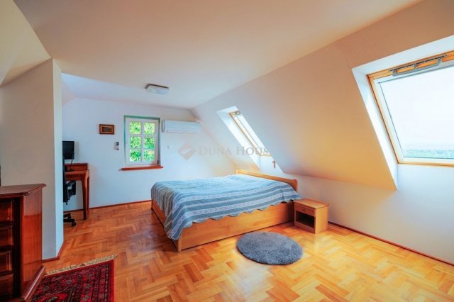 Eladó családi ház, Etyeken 220 M Ft, 4 szobás