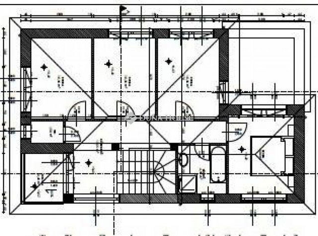 Eladó családi ház, Szegeden 180 M Ft, 1+5 szobás