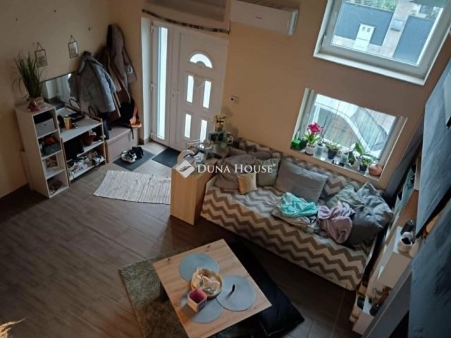 Eladó családi ház, Kiskunfélegyházán 72.9 M Ft, 7 szobás