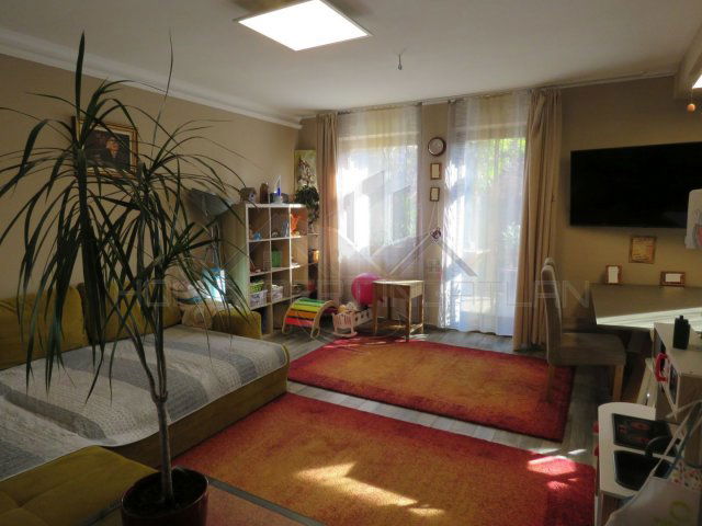 Eladó ikerház, Győrött 94.9 M Ft, 5 szobás