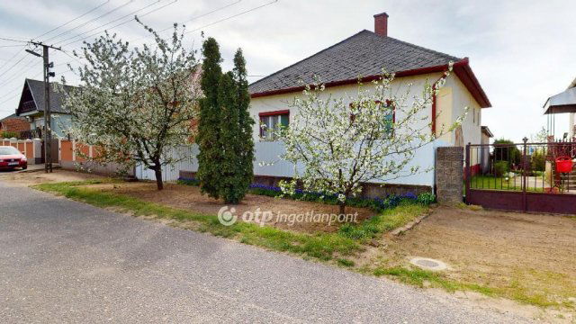 Eladó családi ház, Demecseren 14.95 M Ft, 2 szobás