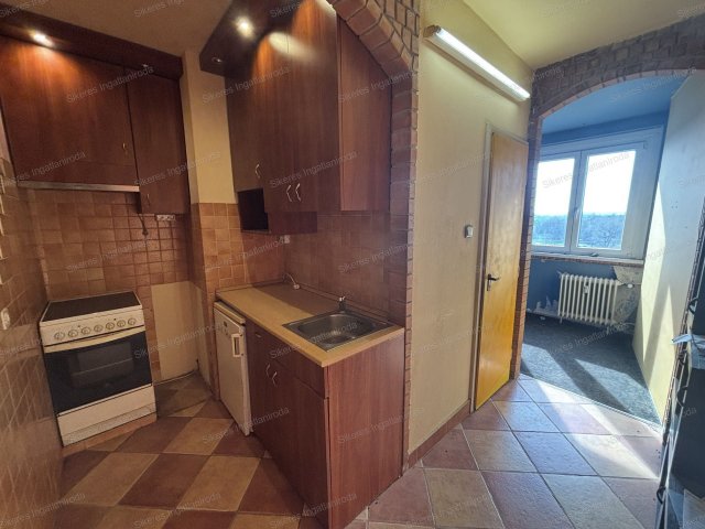 Eladó panellakás, Tatabányán 31.5 M Ft, 1+1 szobás